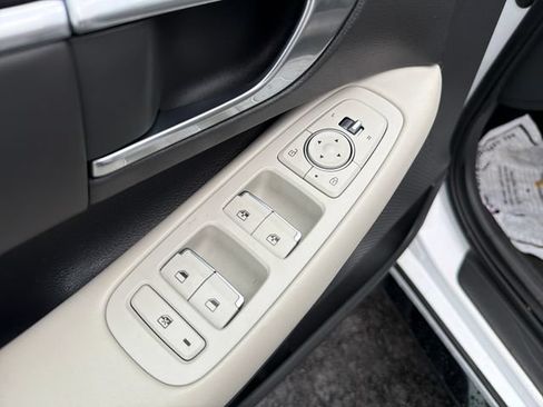 Used 2023 Hyundai Sonata SEL FWD image 12