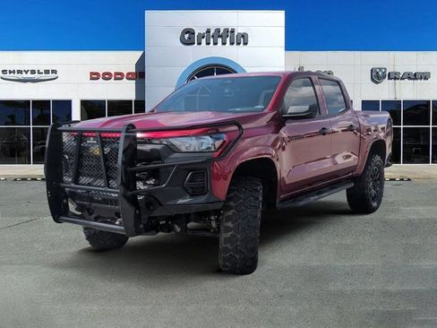 Used 2025 Chevrolet Colorado W/T w/ WT Custom Package AWD/4WD image 11