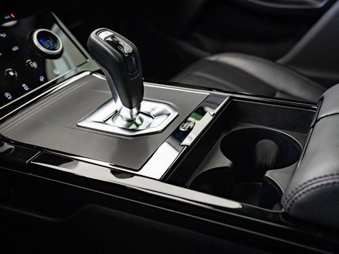 Used 2023 Land Rover Range Rover Evoque R-Dynamic SE image 37