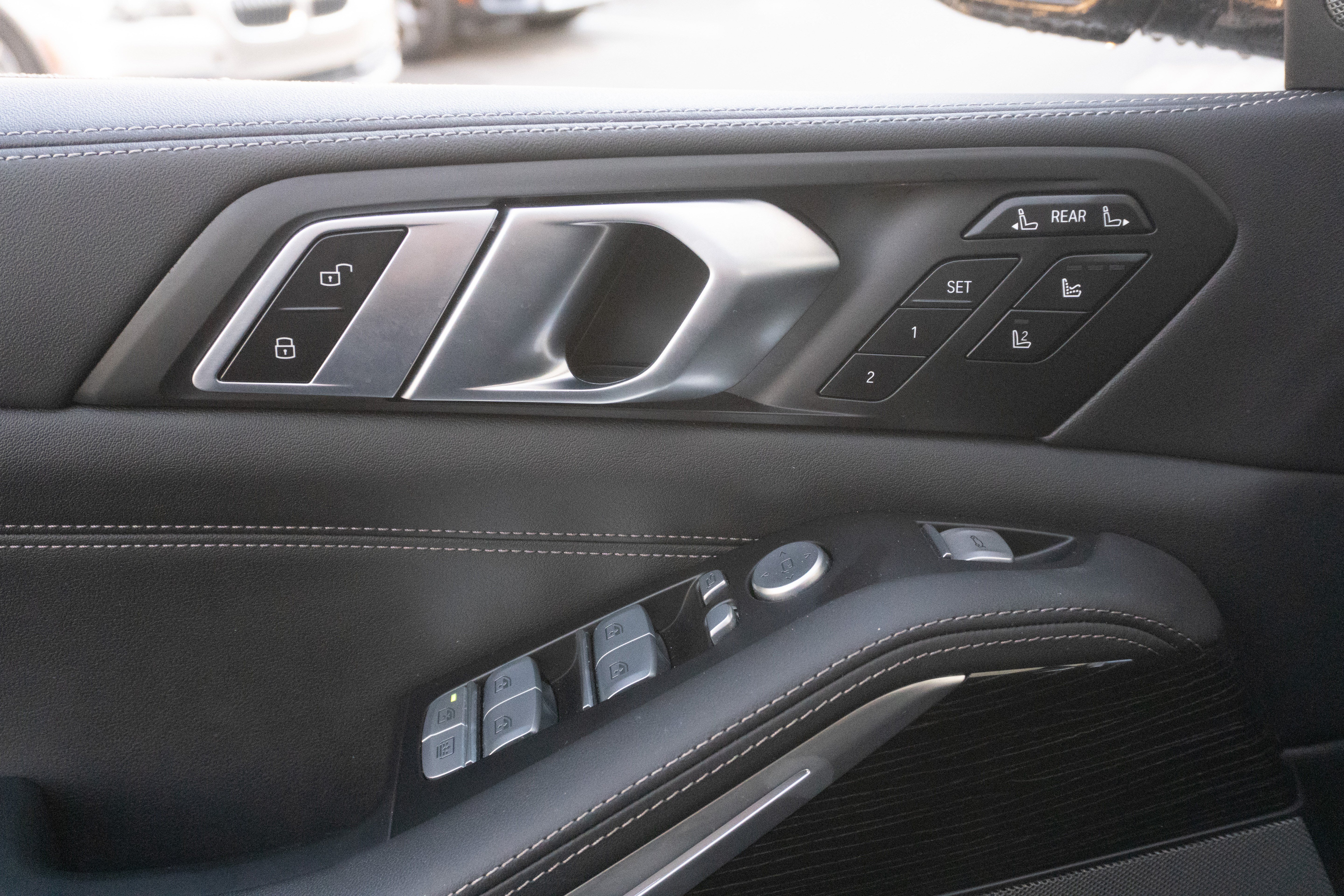 Certified 2025 BMW X7 M60i AWD/4WD image 16