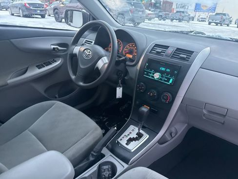 Used 2010 Toyota Corolla image 31