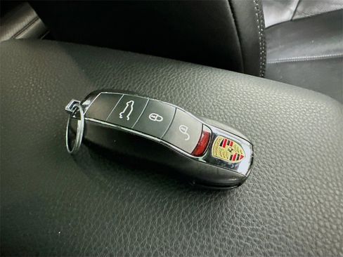 Used 2017 Porsche Macan S image 41