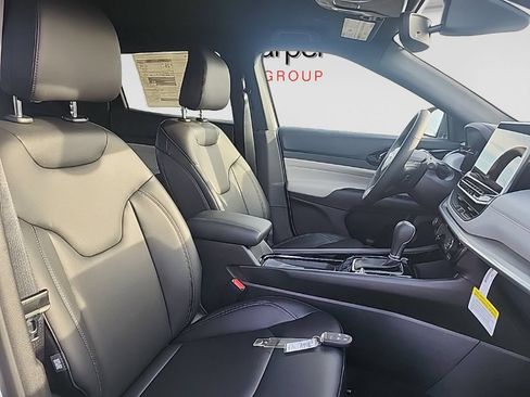 New 2026 Jeep Compass Limited AWD/4WD image 11