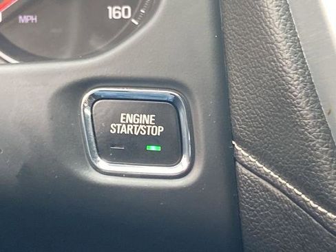 Used 2022 GMC Acadia SLE w/ Driver Convenience Package image 12