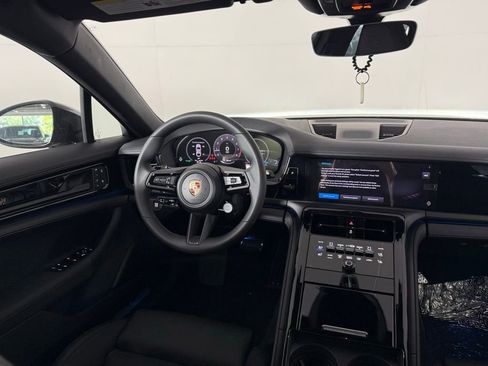 New 2025 Porsche Panamera image 19