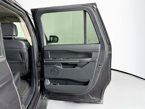 Used 2024 Ford Expedition Max XLT image 32