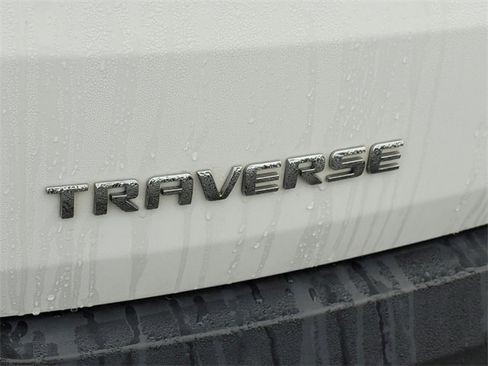 Used 2023 Chevrolet Traverse LT image 12