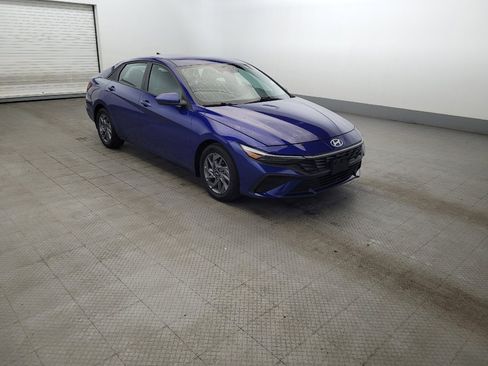 Used 2024 Hyundai Elantra SEL FWD image 13