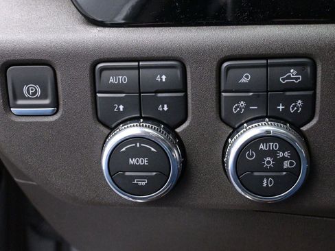 Used 2025 GMC Sierra 2500 SLT w/ SLT Premium Package image 22