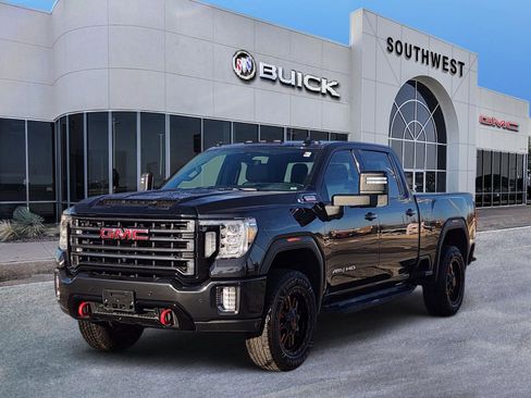 Used 2020 GMC Sierra 2500 AT4 w/ AT4 Premium Package image 2