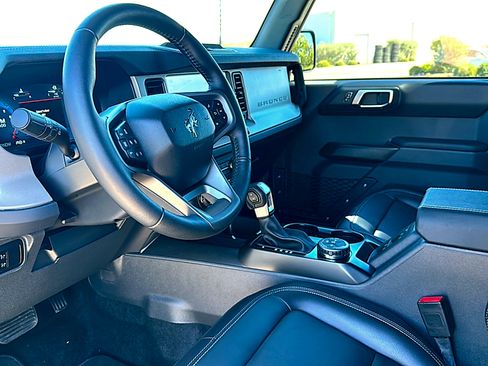 Used 2025 Ford Bronco Outer Banks AWD/4WD image 12