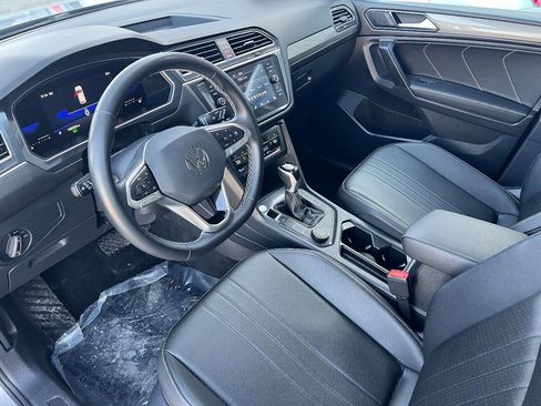 Used 2023 Volkswagen Tiguan SE image 15