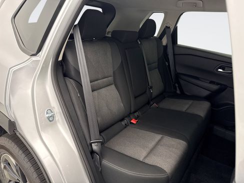 Used 2025 Nissan Rogue SV AWD/4WD image 17