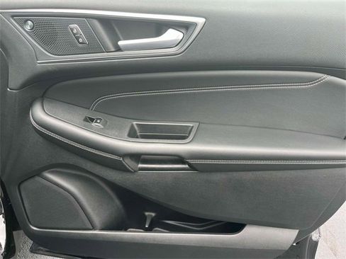 Used 2024 Ford Edge Titanium image 23