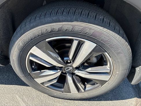 Certified 2023 Nissan Rogue SL w/ SL Premium Package AWD/4WD image 11