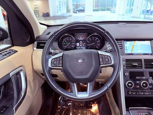 Used 2016 Land Rover Discovery Sport HSE image 19
