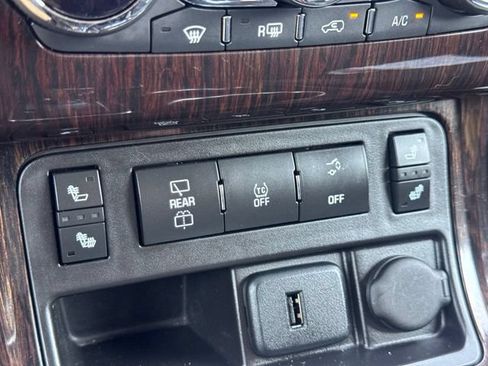 Used 2016 Chevrolet Traverse LT AWD/4WD image 23