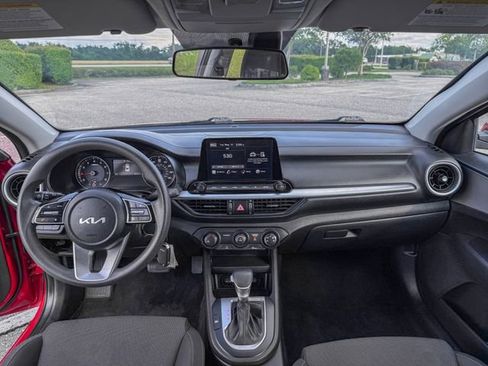 Used 2022 Kia Forte LXS FWD image 14