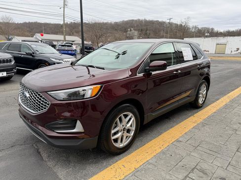 Used 2024 Ford Edge SEL image 4