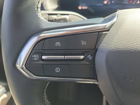 Used 2026 Chevrolet Traverse LT FWD image 5