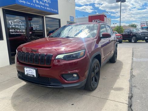 Used 2020 Jeep Cherokee Latitude Plus AWD/4WD image 2