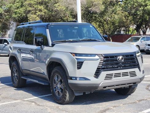 Used 2024 Lexus GX 550 AWD/4WD image 2