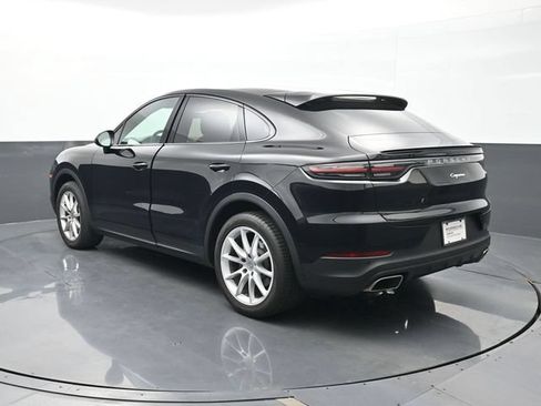 Used 2023 Porsche Cayenne Coupe w/ Premium Package AWD/4WD image 3