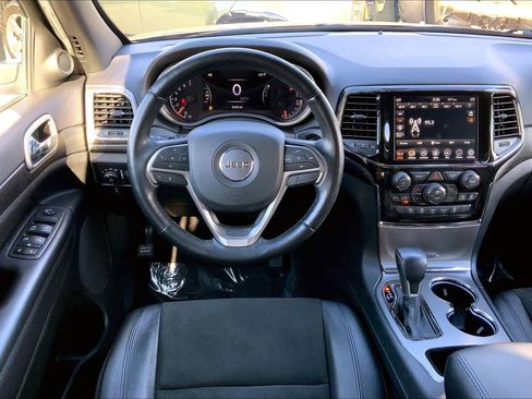 Used 2021 Jeep Grand Cherokee Laredo X image 5