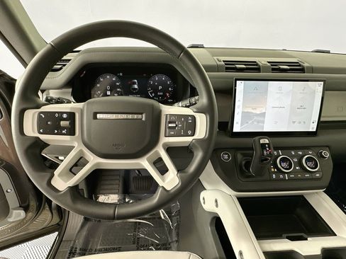 Certified 2025 Land Rover Defender 110 S AWD/4WD image 11
