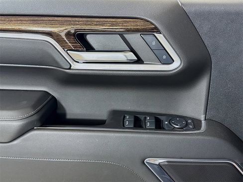 Used 2024 GMC Sierra 1500 Elevation image 16