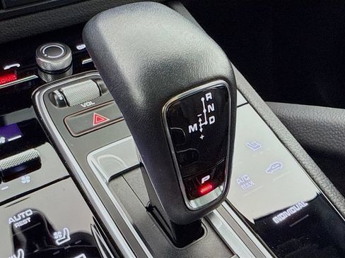 Certified 2023 Porsche Cayenne Platinum Edition AWD/4WD image 21