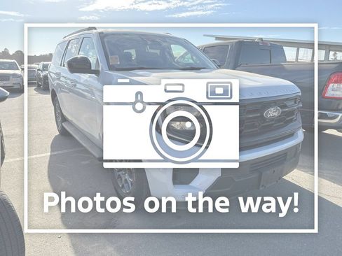 Certified 2025 Ford Expedition Active AWD/4WD image 1