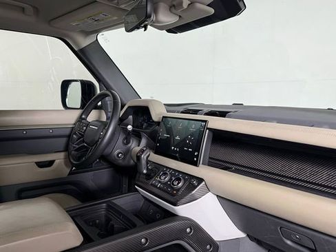 Used 2020 Land Rover Defender 110 HSE AWD/4WD image 22