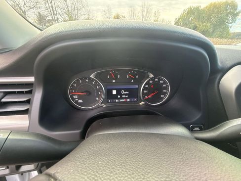 Certified 2023 GMC Acadia AT4 w/ Preferred Package image 18