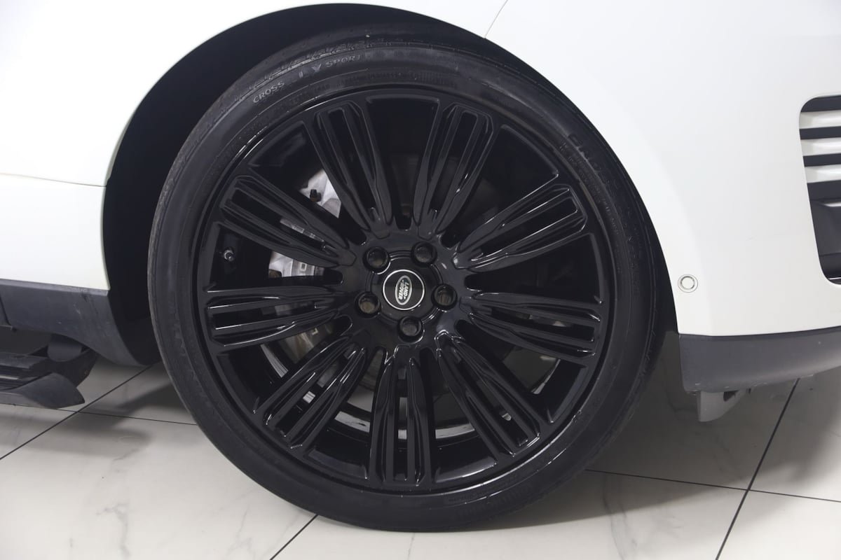 Used 2018 Land Rover Range Rover Supercharged AWD/4WD image 17