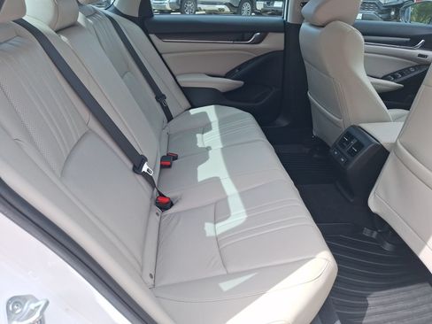 Used 2022 Honda Accord Touring image 32
