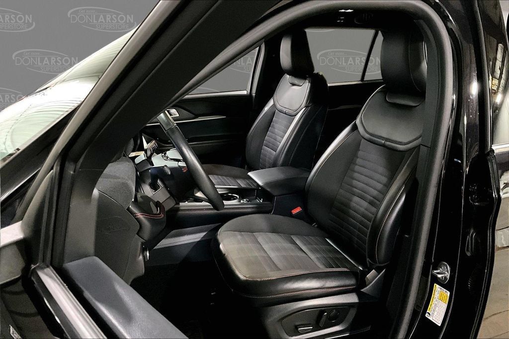 Certified 2025 Ford Explorer ST-Line AWD/4WD image 16