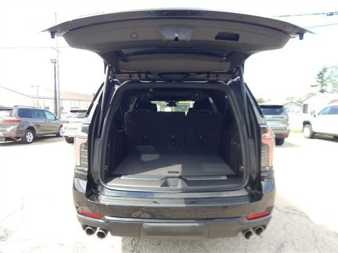 Used 2026 Chevrolet Suburban Z71 w/ Comfort Package AWD/4WD image 10