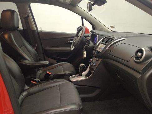 Used 2015 Chevrolet Trax LT w/ LT Plus Package AWD/4WD image 21
