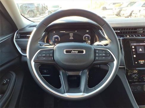 Certified 2023 Jeep Grand Cherokee L Laredo image 20