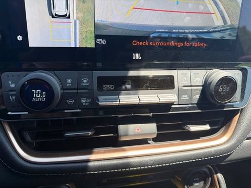 Used 2025 Toyota Grand Highlander AWD Hybrid image 21