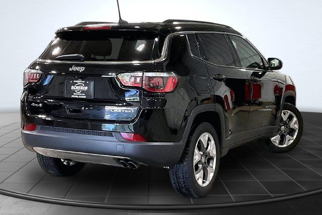 Used 2017 Jeep Compass Limited AWD/4WD image 2