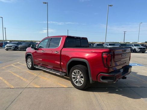 Used 2022 GMC Sierra 1500 Denali w/ Technology Package AWD/4WD image 5