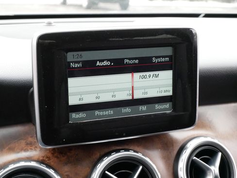 Used 2015 Mercedes-Benz GLA 250 4MATIC image 22