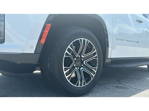 New 2026 Jeep Grand Wagoneer 2WD w/ Premium Group I image 10