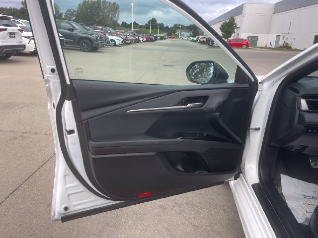 Used 2025 Toyota Camry SE FWD image 20