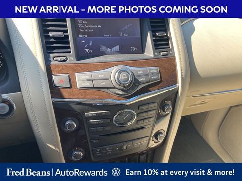 Used 2017 INFINITI QX80 4WD w/ Driver Assistance Package image 14