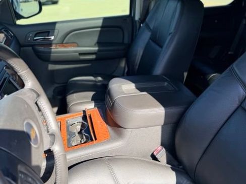 Used 2007 Chevrolet Tahoe LTZ w/ LTZ Preferred Equipment Group RWD image 17