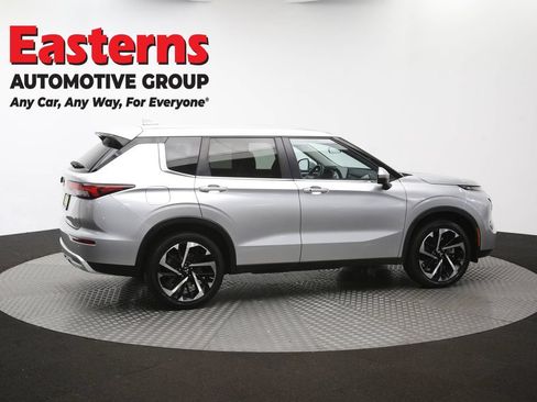Used 2024 Mitsubishi Outlander SE AWD/4WD image 44