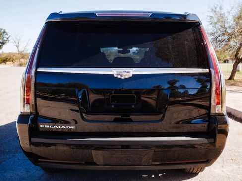 Used 2017 Cadillac Escalade ESV 2WD image 6